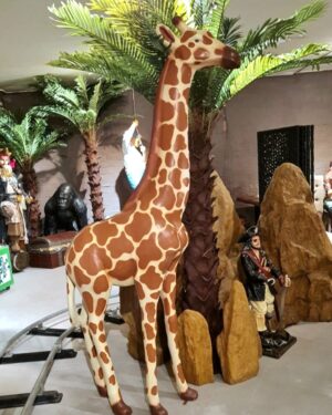 Levensgrote beelden giraffe
