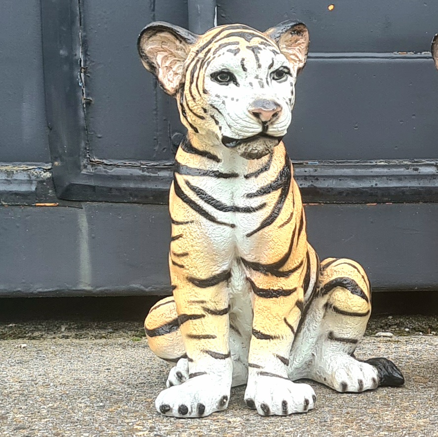 Namaak schattig gereedschap Beeld tijgertje - Levensechte polyester dierenbeelden