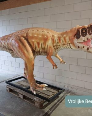 Decoratief dinosaurus beeld als eyecatcher in interieur