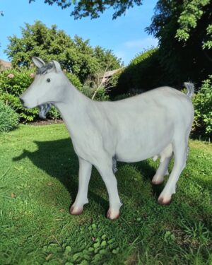 Levensgrote polyester geiten decoratie, tuinbeelden voor buiten in de tuin
