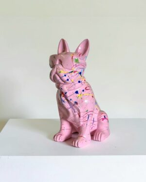 Roze bulldog beeldje met kleurrijke drip verf decoratie