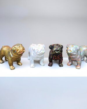 Set bulldog beeldjes in goud wit zwart en zilver met kleurrijke drip verf